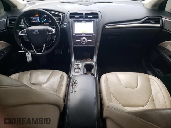 ✅ 2017 Ford Fusion Hybrid Titanium • VIN: 3FA6P0RU7HR278472 • Lot: 82434245. Wystawiony na Copart z przebiegiem 144 287 mil. Bezpłatny archiwum sprzedaży aukcyjnych z USA i szczegółowy raport historii pojazdu na DreamBid. Zdjęcie 8.