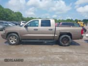 ✅ 2010 Dodge Dakota Bighorn/Lonestar • VIN: 1D7CW3GK3AS130838 • Lot: 42473115. Wystawiony na IAAI z przebiegiem 205 215 mil. Bezpłatny archiwum sprzedaży aukcyjnych z USA i szczegółowy raport historii pojazdu na DreamBid. Zdjęcie 14.