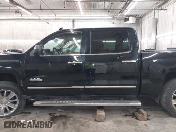 ✅ 2015 Chevrolet Silverado 1500 High Country • VIN: 3GCUKTEJXFG290752 • Лот: 41412988. Опубликован ранее на IAAI с пробегом 160 000 миль. Бесплатный доступ к архиву аукционных продаж из США и подробный отчёт об истории автомобиля на DreamBid. Изображение 15.