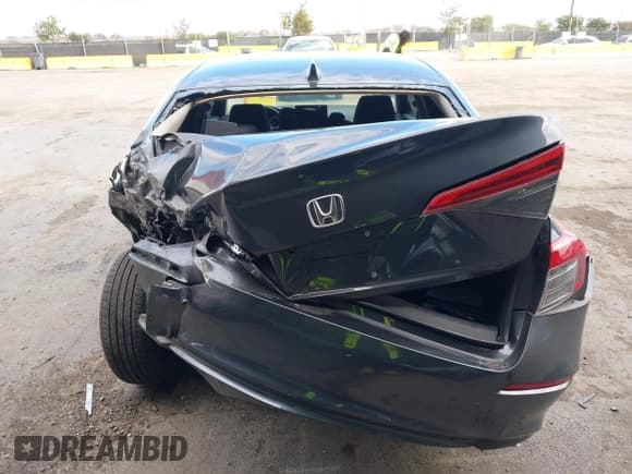 ✅ 2023 Honda Civic LX • VIN: 2HGFE2F22PH562876 • Lot: 43438996. Wystawiony na IAAI z przebiegiem 16 301 mil. Bezpłatny archiwum sprzedaży aukcyjnych z USA i szczegółowy raport historii pojazdu na DreamBid. Zdjęcie 6.