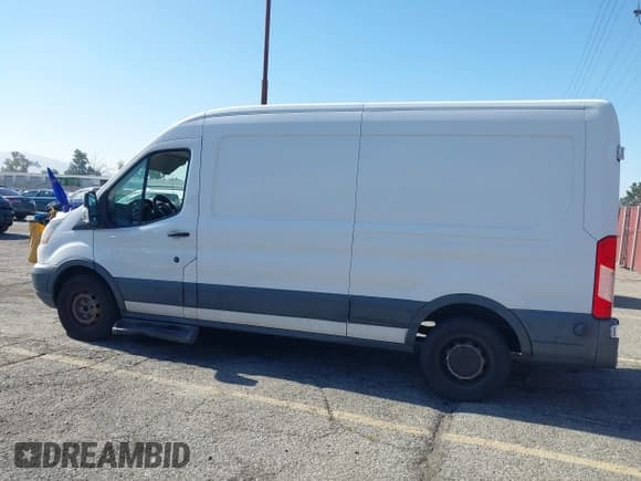 ✅ 2017 Ford Transit • VIN: 1FTYR2CG8HKB18813 • Лот: 42207832. Опубликован ранее на IAAI с пробегом 123 740 миль. Бесплатный доступ к архиву аукционных продаж из США и подробный отчёт об истории автомобиля на DreamBid. Изображение 14.