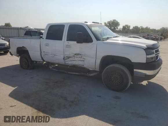 ✅ 2006 Chevrolet Silverado 2500HD LT3 • VIN: 1GCHK23G36F230834 • Lot: 75345404. Wystawiony na Copart z przebiegiem 199 800 mil. Bezpłatny archiwum sprzedaży aukcyjnych z USA i szczegółowy raport historii pojazdu na DreamBid. Zdjęcie 4.