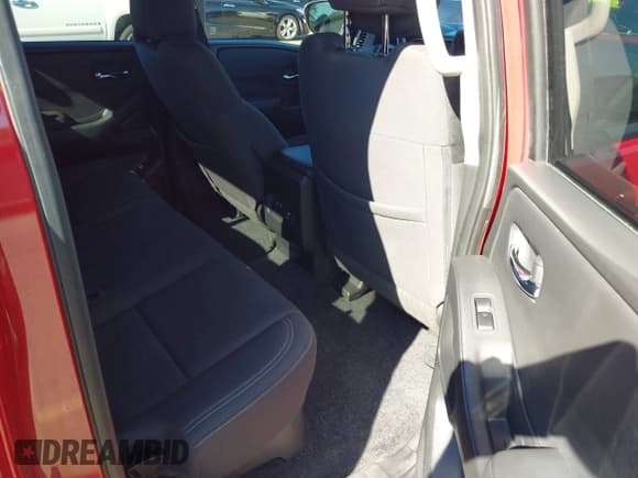 ✅ 2022 Nissan Frontier SV • VIN: 1N6ED1EK6NN676910 • Lot: 43445224. Wystawiony na IAAI z przebiegiem 73 468 mil. Bezpłatny archiwum sprzedaży aukcyjnych z USA i szczegółowy raport historii pojazdu na DreamBid. Zdjęcie 8.