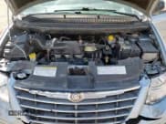 ✅ 2005 Chrysler Town & Country Limited • VIN: 2C8GP64L35R337310 • Lot: 81576045. Wystawiony na Copart z przebiegiem 169 761 mil. Bezpłatny archiwum sprzedaży aukcyjnych z USA i szczegółowy raport historii pojazdu na DreamBid. Zdjęcie 11.