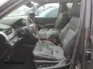 ✅ 2020 Chevrolet Suburban Premier • VIN: 1GNSCJKC1LR204889 • Lot: 74912994. Wystawiony na Copart z przebiegiem 48 046 mil. Bezpłatny archiwum sprzedaży aukcyjnych z USA i szczegółowy raport historii pojazdu na DreamBid. Zdjęcie 7.