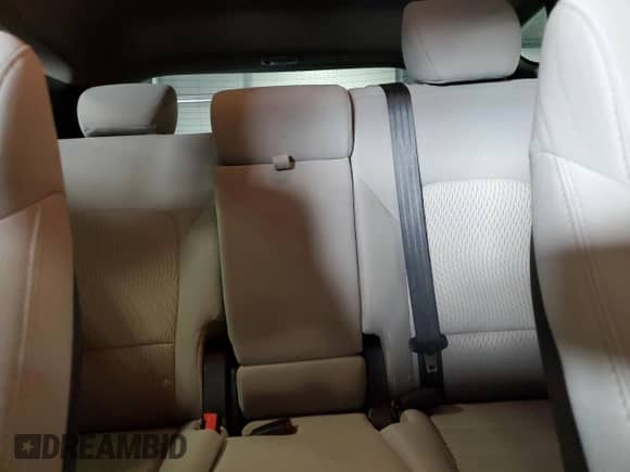 2018 Hyundai Santa Fe 2.4L с VIN 5XYZT3LB8JG556064, выставлен на аукционе Copart как лот 81517185 с пробегом 113 887 миль миль и Списание • Salvage title. История ставок и продаж доступна на DreamBid. Изображение 10.