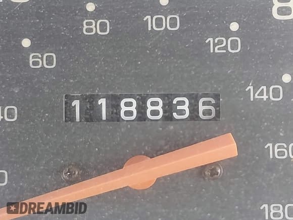 ✅ 1992 Toyota Pickup • VIN: JT4RN81A0N0091342 • Lot: 42886313. Wystawiony na IAAI z przebiegiem 118 836 mil. Bezpłatny archiwum sprzedaży aukcyjnych z USA i szczegółowy raport historii pojazdu na DreamBid. Zdjęcie 7.