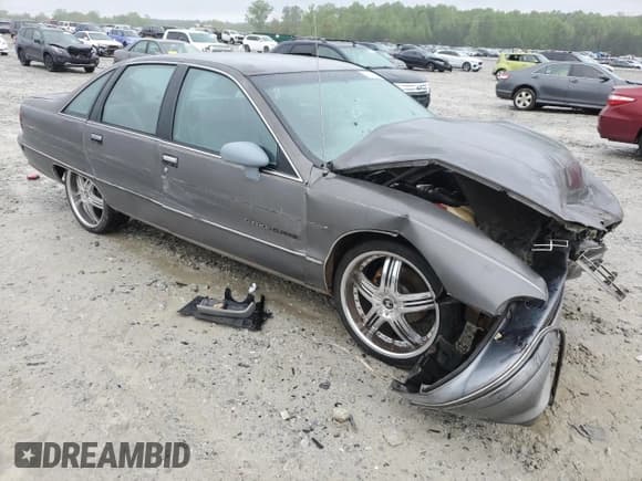 ✅ 1991 Chevrolet Caprice • VIN: 1G1BN53E1MW223013 • Лот: 49857604. Опубликован ранее на Copart с пробегом 224 278 миль. Бесплатный доступ к архиву аукционных продаж из США и подробный отчёт об истории автомобиля на DreamBid. Изображение 4.