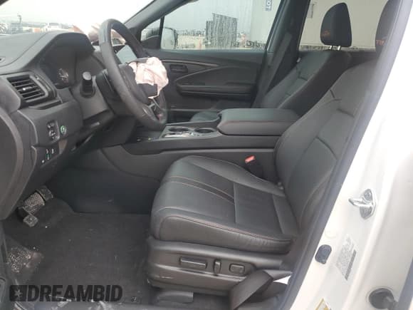 ✅ 2024 Honda Passport TrailSport • VIN: 5FNYF8H68RB013750 • Lot: 83757024. Listed on Copart with 6,308 mi. Free auction sales archive from the USA and detailed vehicle history report at DreamBid. Image 7.