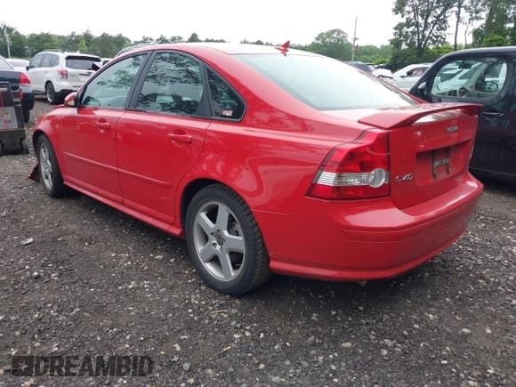 ✅ 2005 Volvo S40 • VIN: YV1MS682452067873 • Lot: 42663914. Wystawiony na IAAI z przebiegiem 181 386 mil. Bezpłatny archiwum sprzedaży aukcyjnych z USA i szczegółowy raport historii pojazdu na DreamBid. Zdjęcie 3.