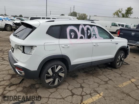 ✅ 2024 Volkswagen Taos SEL • VIN: 3VV4X7B27RM081773 • Лот: 81427635. Опубликован ранее на Copart с пробегом Не указан. Бесплатный доступ к архиву аукционных продаж из США и подробный отчёт об истории автомобиля на DreamBid. Изображение 3.