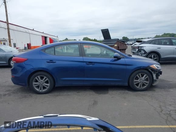 ✅ 2017 Hyundai Elantra Limited • VIN: 5NPD84LF9HH138314 • Lot: 43168932. Listed on IAAI with 90,140 mi. Free auction sales archive from the USA and detailed vehicle history report at DreamBid. Image 14.