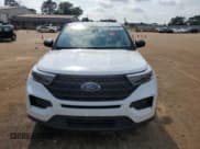 ✅ 2020 Ford Explorer • VIN: 1FMSK7BH3LGD10214 • Lot: 54267885. Wystawiony na Copart z przebiegiem 133 963 mil. Bezpłatny archiwum sprzedaży aukcyjnych z USA i szczegółowy raport historii pojazdu na DreamBid. Zdjęcie 5.