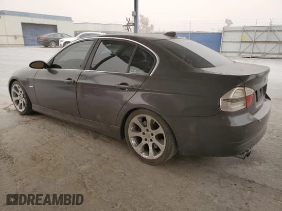 ✅ 2006 BMW 3 Series 330i • VIN: WBAVB33526KS32828 • Lot: 48359995. Listed on Copart with 121,936 mi. Free auction sales archive from the USA and detailed vehicle history report at DreamBid. Image 2.