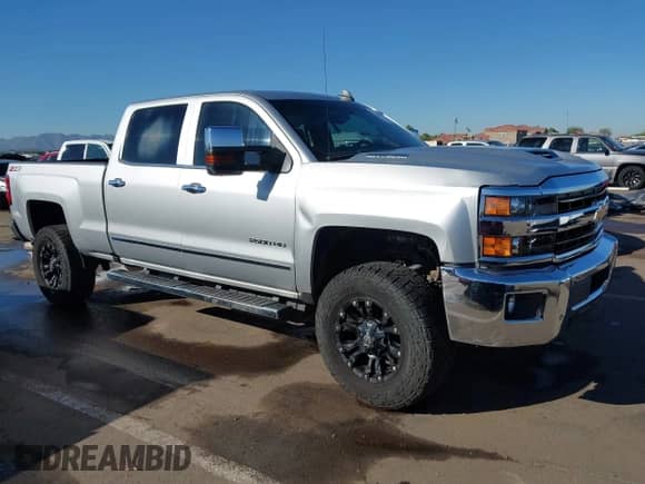 2018 Chevrolet Silverado 2500HD LTZ с VIN 1GC1KWEY6JF236568, выставлен на аукционе IAAI как лот 43462244 с пробегом 102 552 миль миль и . История ставок и продаж доступна на DreamBid. Изображение 6.
