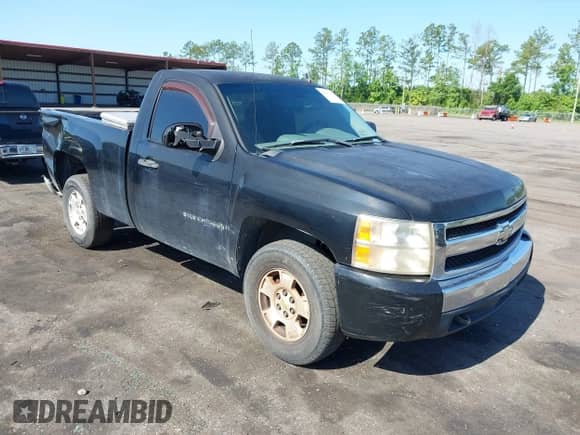 2008 Chevrolet Silverado 1500 Work Truck z VIN 1GCEC14X08Z170361, wystawiony jako IAAI lot #42389874 z przebiegiem 244 026 mil mil oraz . Historia ofert i sprzedaży dostępna na DreamBid. Obrazek 1.