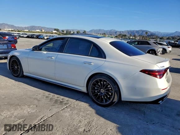 ✅ 2023 Mercedes-Benz S 500 • VIN: W1K6G6DB9PA224642 • Лот: 95216795. Опубликован ранее на Copart с пробегом 7 948 миль. Бесплатный доступ к архиву аукционных продаж из США и подробный отчёт об истории автомобиля на DreamBid. Изображение 2.