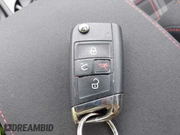 ✅ 2018 Volkswagen Golf GTI S • VIN: 3VW447AU3JM260937 • Лот: 43376167. Опубликован ранее на IAAI с пробегом 80 152 миль. Бесплатный доступ к архиву аукционных продаж из США и подробный отчёт об истории автомобиля на DreamBid. Изображение 11.