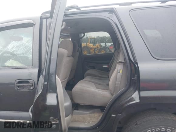 ✅ 2003 Chevrolet Tahoe LS • VIN: 1GNEC13V83R199980 • Lot: 42524928. Listed on IAAI with 152,769 mi. Free auction sales archive from the USA and detailed vehicle history report at DreamBid. Image 8.
