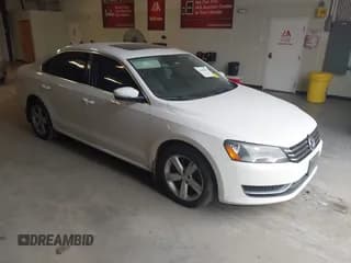 ✅ 2013 Volkswagen Passat SE • VIN: 1VWBH7A32DC079045 • Лот: 43690657. Опубликован ранее на IAAI с пробегом 185 011 миль. Бесплатный доступ к архиву аукционных продаж из США и подробный отчёт об истории автомобиля на DreamBid. Изображение 1.