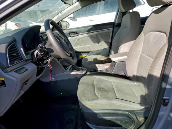 ✅ 2017 Hyundai Elantra Limited • VIN: 5NPD84LF6HH012332 • Lot: 94600695. Listed on Copart with Not provided. Free auction sales archive from the USA and detailed vehicle history report at DreamBid. Image 8.