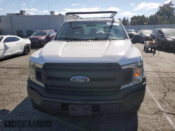 ✅ 2018 Ford F-150 XL • VIN: 1FTEX1CG5JFA65411 • Lot: 70423215. Wystawiony na Copart z przebiegiem 173 958 mil. Bezpłatny archiwum sprzedaży aukcyjnych z USA i szczegółowy raport historii pojazdu na DreamBid. Zdjęcie 5.