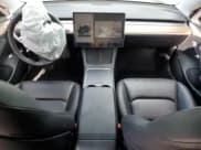 ✅ 2023 Tesla Model 3 Long Range • VIN: 5YJ3E1EB7PF712743 • Lot: 87485355. Wystawiony na Copart z przebiegiem 70 851 mil. Bezpłatny archiwum sprzedaży aukcyjnych z USA i szczegółowy raport historii pojazdu na DreamBid. Zdjęcie 8.