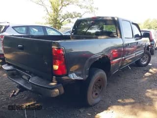 ✅ 2004 Chevrolet Silverado 2500 LS • VIN: 1GCGK23U44F110099 • Lot: 42840123. Wystawiony na IAAI z przebiegiem 176 226 mil. Bezpłatny archiwum sprzedaży aukcyjnych z USA i szczegółowy raport historii pojazdu na DreamBid. Zdjęcie 6.