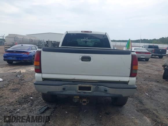 ✅ 2002 Chevrolet Silverado 2500HD LS • VIN: 1GCHK23U52F105561 • Лот: 43228697. Опубликован ранее на IAAI с пробегом 211 202 миль. Бесплатный доступ к архиву аукционных продаж из США и подробный отчёт об истории автомобиля на DreamBid. Изображение 16.