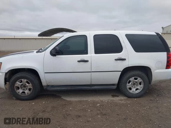 ✅ 2011 Chevrolet Tahoe Commercial • VIN: 1GNLC2E08BR270902 • Lot: 43834779. Wystawiony na IAAI z przebiegiem 221 149 mil. Bezpłatny archiwum sprzedaży aukcyjnych z USA i szczegółowy raport historii pojazdu na DreamBid. Zdjęcie 14.