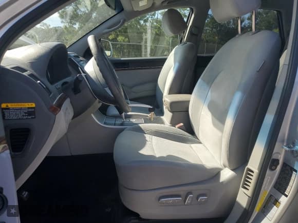 ✅ 2011 Hyundai Veracruz Limited • VIN: KM8NU4CC2BU139657 • Lot: 91055515. Wystawiony na Copart z przebiegiem 142 148 mil. Bezpłatny archiwum sprzedaży aukcyjnych z USA i szczegółowy raport historii pojazdu na DreamBid. Zdjęcie 7.