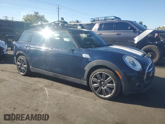 ✅ 2018 MINI Clubman Cooper S • VIN: WMWLN9C51J2E50594 • Lot: 87117155. Wystawiony na Copart z przebiegiem 100 123 mil. Bezpłatny archiwum sprzedaży aukcyjnych z USA i szczegółowy raport historii pojazdu na DreamBid. Zdjęcie 4.