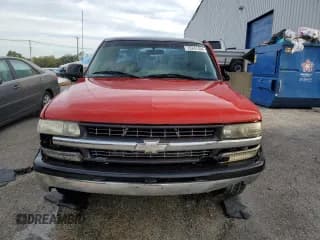 ✅ 2000 Chevrolet Silverado 1500 • VIN: 2GCEC19V0Y1355896 • Лот: 70247404. Опубликован ранее на Copart с пробегом 272 956 миль. Бесплатный доступ к архиву аукционных продаж из США и подробный отчёт об истории автомобиля на DreamBid. Изображение 5.