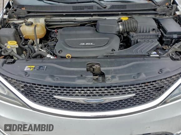 ✅ 2017 Chrysler Pacifica Limited • VIN: 2C4RC1GG8HR602993 • Lot: 93957065. Listed on Copart with Not provided. Free auction sales archive from the USA and detailed vehicle history report at DreamBid. Image 12.