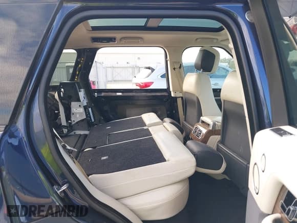 ✅ 2019 Land Rover Range Rover • VIN: SALGS2RE7KA542043 • Lot: 41091478. Listed on IAAI with 39,073 mi. Free auction sales archive from the USA and detailed vehicle history report at DreamBid. Image 8.