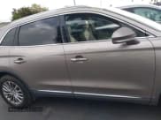 ✅ 2018 Lincoln MKX Select • VIN: 2LMPJ6KR0JBL14757 • Lot: 43341571. Listed on IAAI with 106,923 mi. Free auction sales archive from the USA and detailed vehicle history report at DreamBid. Image 14.