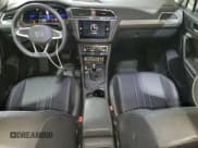 ✅ 2024 Volkswagen Tiguan SE • VIN: 3VV3B7AX0RM042806 • Лот: 93045705. Опубликован ранее на Copart с пробегом 16 621 миль. Бесплатный доступ к архиву аукционных продаж из США и подробный отчёт об истории автомобиля на DreamBid. Изображение 8.