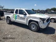 ✅ 2024 Toyota Tacoma SR • VIN: 3TYJDAHN8RT003810 • Лот: 61652805. Опубликован ранее на Copart с пробегом 23 519 миль. Бесплатный доступ к архиву аукционных продаж из США и подробный отчёт об истории автомобиля на DreamBid. Изображение 4.