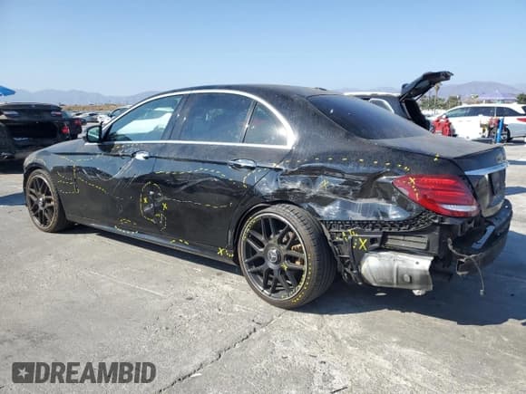 ✅ 2018 Mercedes-Benz E 300 • VIN: WDDZF4JB1JA318109 • Lot: 69402835. Wystawiony na Copart z przebiegiem 256 161 mil. Bezpłatny archiwum sprzedaży aukcyjnych z USA i szczegółowy raport historii pojazdu na DreamBid. Zdjęcie 2.