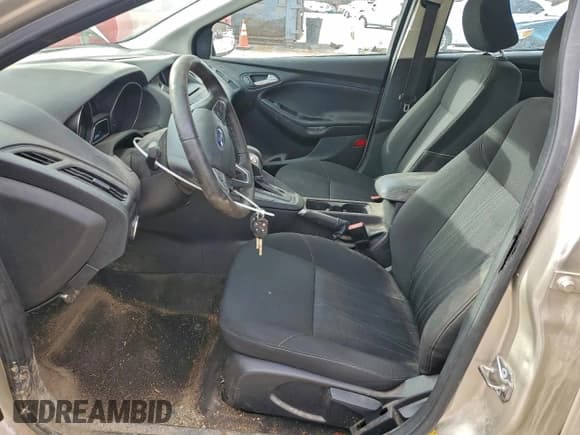 ✅ 2017 Ford Focus SE • VIN: 1FADP3F26HL317899 • Lot: 94105135. Wystawiony na Copart z przebiegiem 128 395 mil. Bezpłatny archiwum sprzedaży aukcyjnych z USA i szczegółowy raport historii pojazdu na DreamBid. Zdjęcie 7.