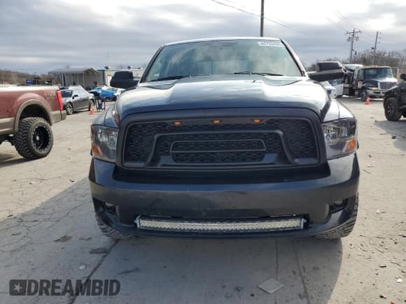 ✅ 2009 Dodge 1500 Laramie • VIN: 1D3HV13T09S787024 • Lot: 44753455. Wystawiony na Copart z przebiegiem 122 429 mil. Bezpłatny archiwum sprzedaży aukcyjnych z USA i szczegółowy raport historii pojazdu na DreamBid. Zdjęcie 5.