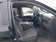 ✅ 2020 Chevrolet Silverado 1500 Custom • VIN: 1GCRWBEF3LZ196448 • Lot: 41508665. Wystawiony na IAAI z przebiegiem 95 187 mil. Bezpłatny archiwum sprzedaży aukcyjnych z USA i szczegółowy raport historii pojazdu na DreamBid. Zdjęcie 5.