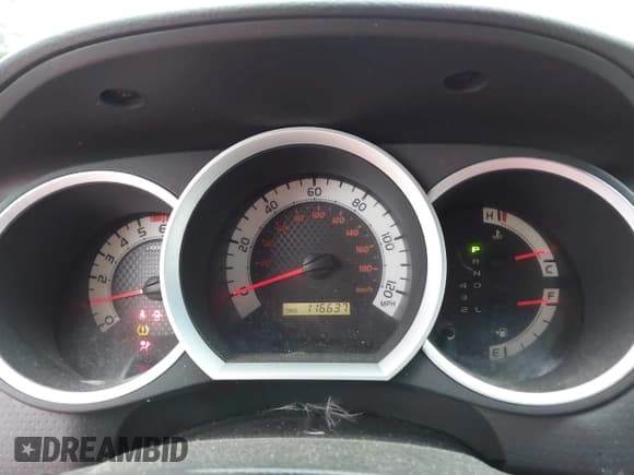 ✅ 2015 Toyota Tacoma • VIN: 3TMLU4EN2FM180066 • Lot: 42296170. Listed on IAAI with 116,637 mi. Free auction sales archive from the USA and detailed vehicle history report at DreamBid. Image 7.