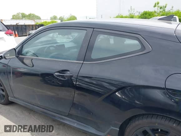 2019 Hyundai Veloster Turbo z VIN KMHTH6AB4KU011518, wystawiony jako IAAI lot #42037553 z przebiegiem 134 250 mil mil oraz . Historia ofert i sprzedaży dostępna na DreamBid. Obrazek 14.