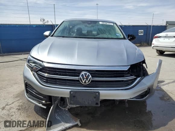 ✅ 2024 Volkswagen Jetta SE • VIN: 3VWEM7BU4RM092708 • Lot: 51473235. Listed on Copart with 19,861 mi. Free auction sales archive from the USA and detailed vehicle history report at DreamBid. Image 5.