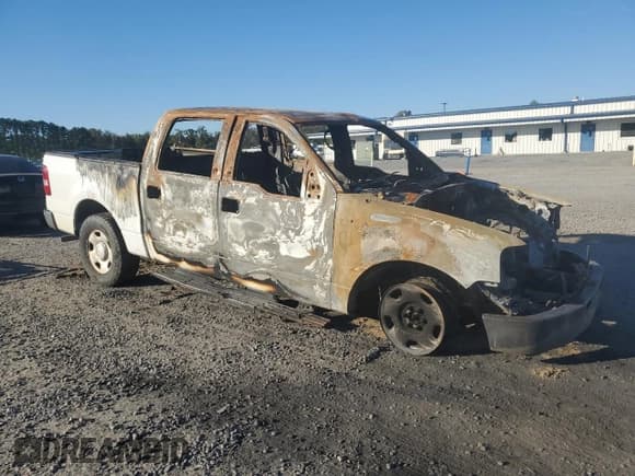 ✅ 2008 Ford F-150 XL • VIN: 1FTRW12W18FC23363 • Lot: 89719435. Wystawiony na Copart z przebiegiem Nie podano. Bezpłatny archiwum sprzedaży aukcyjnych z USA i szczegółowy raport historii pojazdu na DreamBid. Zdjęcie 4.