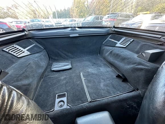 ✅ 1994 Chevrolet Corvette • VIN: 1G1YY22P4R5108017 • Lot: 79330704. Listed on Copart with 107,281 mi. Free auction sales archive from the USA and detailed vehicle history report at DreamBid. Image 6.