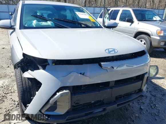 ✅ 2024 Hyundai Kona SE • VIN: KM8HA3AB8RU080828 • Lot: 41598769. Listed on IAAI with 3,654 mi. Free auction sales archive from the USA and detailed vehicle history report at DreamBid. Image 6.