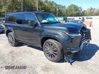 ✅ 2025 Lexus GX 550 Luxury+ • VIN: JTJVBCDX5S5051943 • Лот: 43460201. Опубликован ранее на IAAI с пробегом 6 860 миль. Бесплатный доступ к архиву аукционных продаж из США и подробный отчёт об истории автомобиля на DreamBid. Изображение 1.