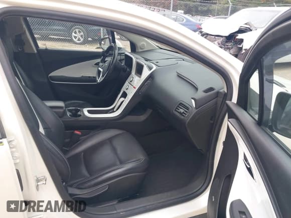 ✅ 2012 Chevrolet Volt • VIN: 1G1RD6E42CU113755 • Lot: 43609420. Listed on IAAI with 131,630 mi. Free auction sales archive from the USA and detailed vehicle history report at DreamBid. Image 5.